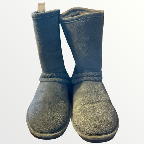 Bearpaw Gray suede booties with wool/sheepskin inside sz 6 euc - Picture 2 of 4